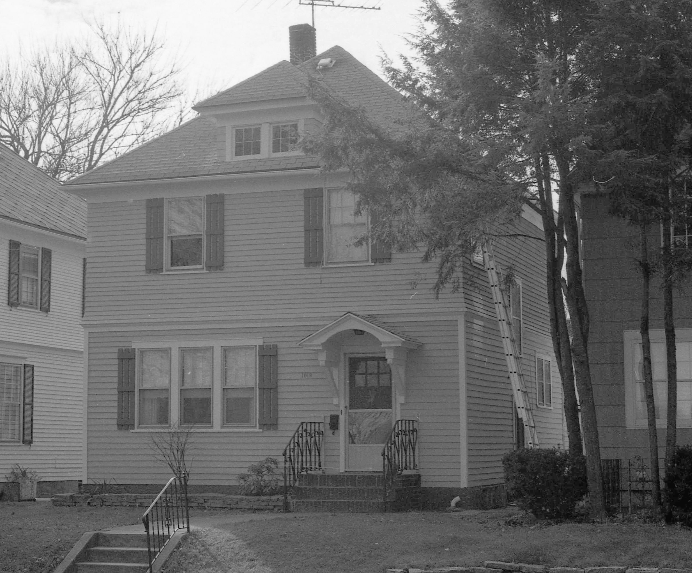 1019 Riverside Drive